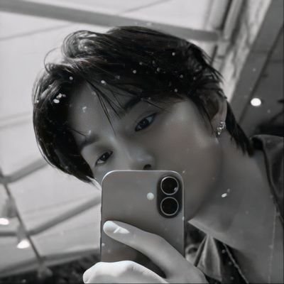 aristsachn's profile picture. a gentleman is simply a patient wolf.