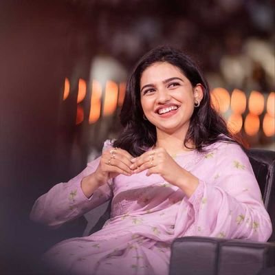 AnnaMariaVT's profile picture. Venting my thoughts, privately unknown, emotional fool, Reality = cinema, Music keeps me sane , 🕊️♥️