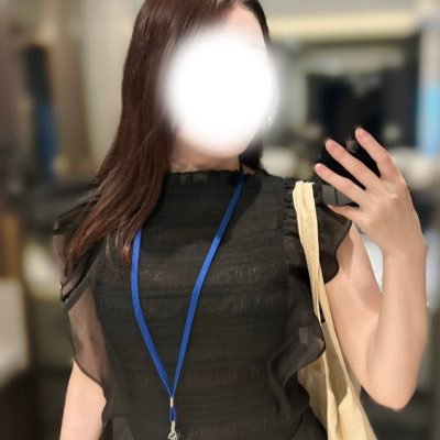 OLMeganenoKcan's profile picture. 都内勤務の眼鏡OLです。新しいアカウントを作ってみました。自分をさらけ出せる場所が欲しい👓