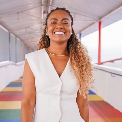 eucricielle's profile picture. 👩🏾‍🎓Diretora Geral do IEMA 💜 Suplente de Deputada Estadual 🌟 Dirigente Nacional do PT ✊🏿 Evangélica, Preta e Feminista ❤️ Apaixonada por Jesus