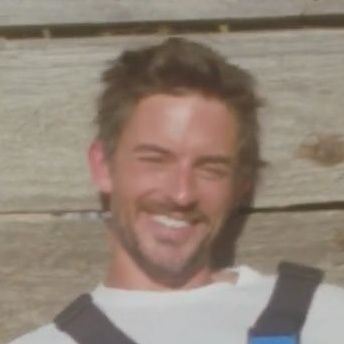 twxlfth's profile picture. #AMELIE: I'm a mistery wrapped in an enigma trapped in a paradox disappearing into thin air • elu/ele they/them • nonbinary gay pirate 🏳️‍⚧️