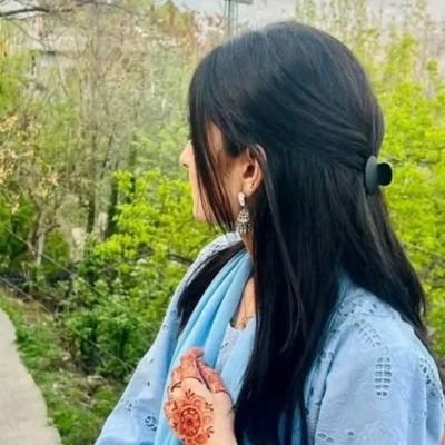 Shivsakti1ve4's profile picture. “मैं ख्वाहिशों की कैदी हूँ, हक़ीक़त मुझे सज़ा देती है।
आसान चीज़ों में मुझे मज़ा नहीं आता, मुझे तो मुश्किलें ही भाती हैं।”Radhe radhe 🙏 ❣️