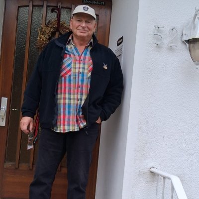 HannahEsta32394's profile picture. 