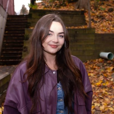 calendulamoon's profile picture. stepping out of the moonlight