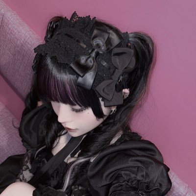 Omuda46's profile picture. 感情を吐き出してこうか？いらない詭弁は徒然 徒然 私だけが君の希望だ 全部捨ててただ一つの祭壇に