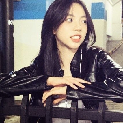 Hillaryrachl_'s profile picture. akun yapping, post jeketi dan beberapa  hal yang tidaK penting