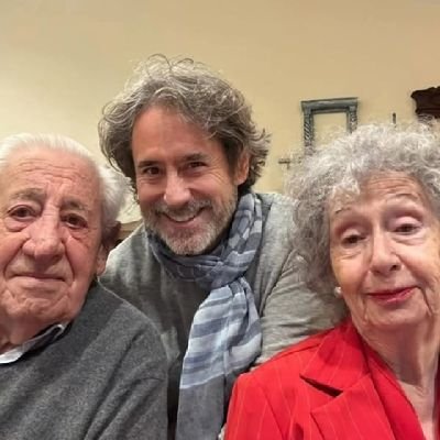 Richard11677525's profile picture. Happiness makes good results ❤️❤️💕🥰