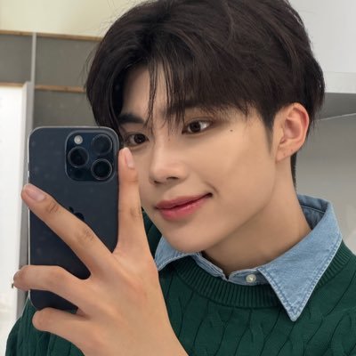 ZB1_GUNWOOK's profile picture. D1, Be the ONE! 여기는 제로베이스원(@ZB1_officialI)의 #박건욱 멤놀/패러디 PARODY/FAN ACCOUNT UPDATE for #PARKGUNWOOK (Real one @ZB1_official @ZB1_jp)