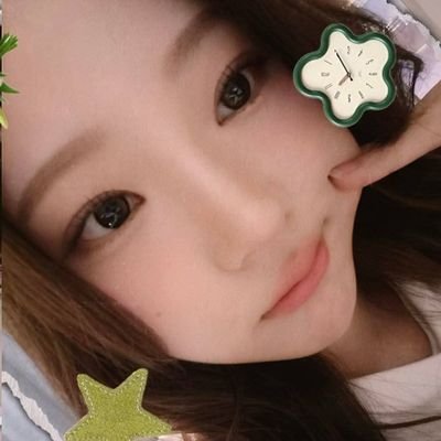 hcl1101's profile picture. fangirling biar ttp waras