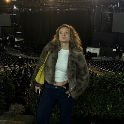 aslisuguler's profile picture. ☀️🪄🪽| güneş enerjisiyle calisiyor