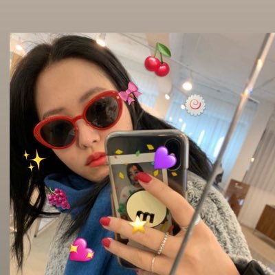 summerinmoon's profile picture. (she/her) teenagers these days do not believe in god, they worship only kim yerim