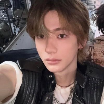 riizingtan's profile picture. 