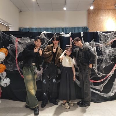 sj375110's profile picture. 💙💛🩶🦭🌬💎
-
🥀이준영의대만팬 編集者