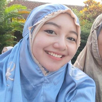 ututuu_tayang's profile picture. Kamu bisa tenang naik pesawat tanpa mengenal pilotnya, lalu kenapa masih selalu resah menjalani hidup, padahal tahu Allah yang Mengatur Segalanya🥰😘