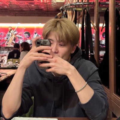 justluvmemyself's profile picture. 