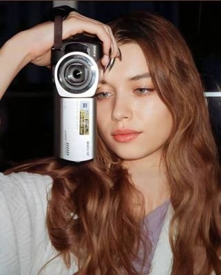 afra_visuals's profile picture. Afito🤍

Sharing a mix of Afra's old and new pictures 📸 💕