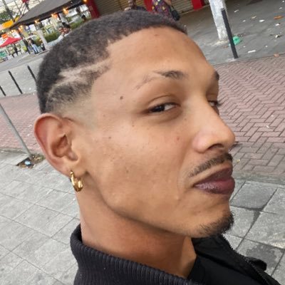 Azy_anjos's profile picture. 