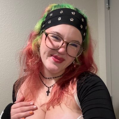 FUNERALGR3Y's profile picture. very big enjoyer of talking to myself by waterparks