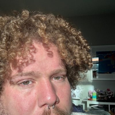 selfienat0r's profile picture. Trato de ser Fino, Culto y Elevado pero a veces soy Cafre, Cutre y Bajuno