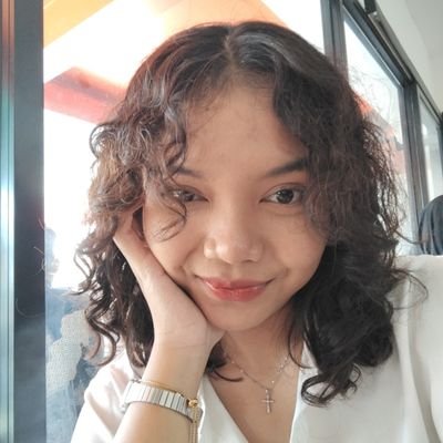 aonespresso's profile picture. in her literacy era.