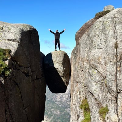 _aleem's profile picture. # git status https://t.co/JdgCDyLBIT Visited 🇧🇻🇵🇰🇸🇦🇩🇰🇭🇺🇺🇿🇸🇪  Hobbies  🏊‍♂️⛹️‍♂️🤾‍♂️⚽