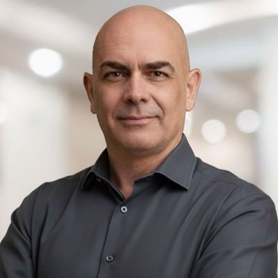 fabrodelamaza's profile picture. Políticamente incorrecto. Siempre aprendo. Me gusta el café.