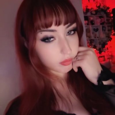 AMELEESI's profile picture. i really love noodles. 🫧