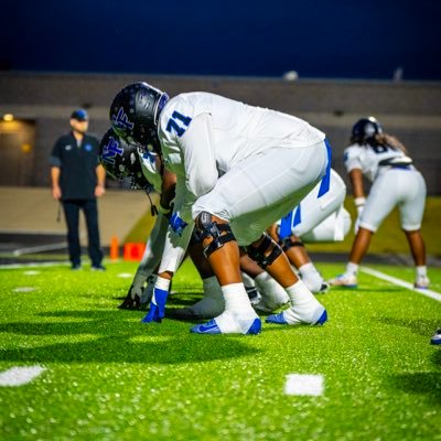 Randall_wren1's profile picture. 2028 | NORTH FORNEY | 6’4 275 | OL | 3.7 GPA https://t.co/T1OrQzJn3Z