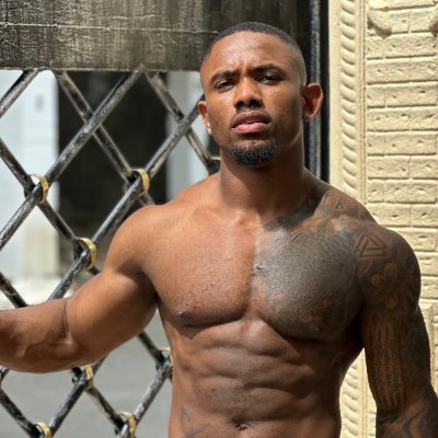 j_lamb15's profile picture. Your favorite 🍫is here 👇🏿