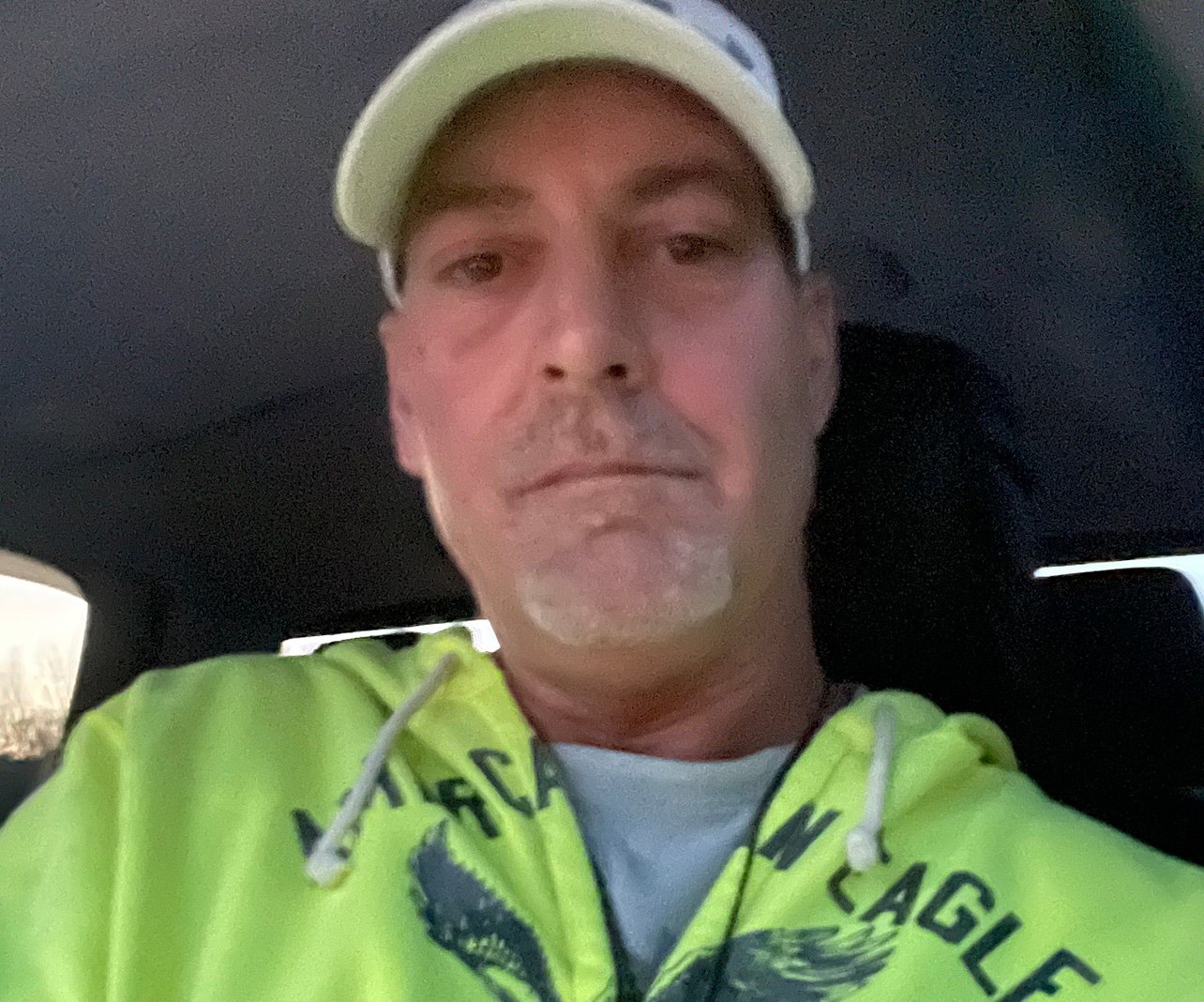 Mickhr6's profile picture. 