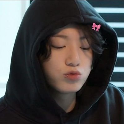 jeonjkwon's profile picture. Won't you hold my hand? Need you here tonight.
Oh, we young forever.