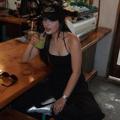 ayiee_ceicei's profile picture. azpire/razzle