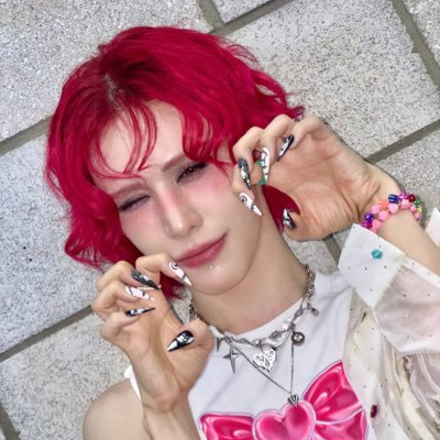 chuumutiii's profile picture. loona + xlov with a sprinkle of bgs & ggs 🫧🫧🫧