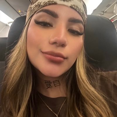 alezambranoo_'s profile picture. El Mundo y yo estamos sincronizados, por eso ardemos juntos.. https://t.co/aE4jDfcpLs