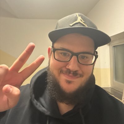 Sebastian192074's profile picture. 