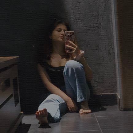 anushkaa_tanwar's profile picture. Writing clauses and chasing causes.🩷.  Retweets ≠ endorsements