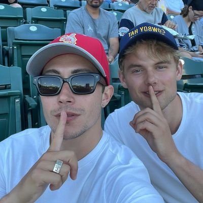 juliansitopillo's profile picture. Just the one for me
my little treat

dih dihd dih dih