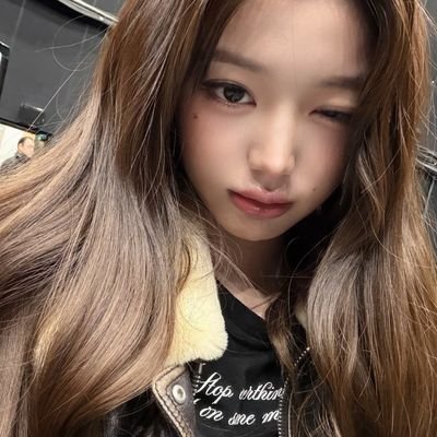 fromiana's profile picture. 💿— bts lsrfm ive aespa artms fromis_9 kats