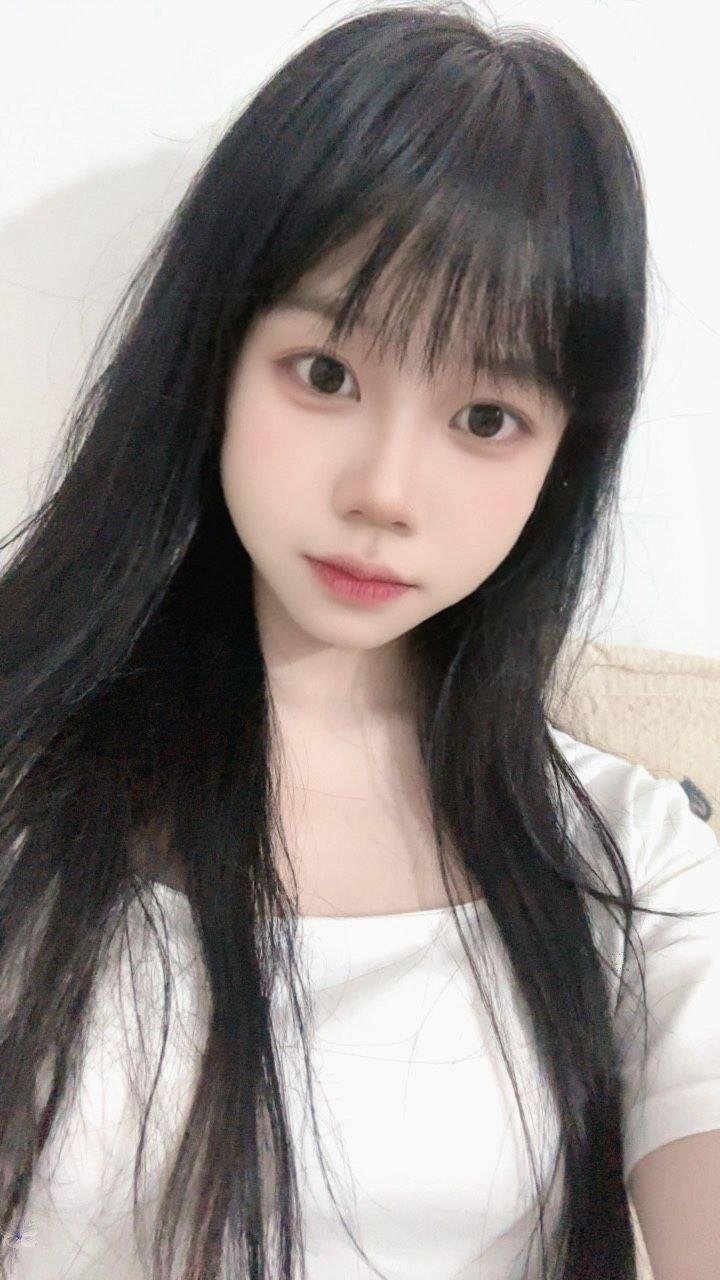 johnson_lu3351's profile picture. 我家床塌了，可以去你家睡觉吗?