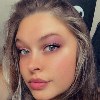 death_b4decaf13's profile picture. god forbid a gurl has a hobby🧹🔮✨