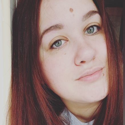 JennSimlish's profile picture. Simmer veterana. Una vez me dijeron que soy arte y yo digo que repostera. RAP. Adicta a la música, la cocina y los colorines. Mamá. Esperando mi Tardis.