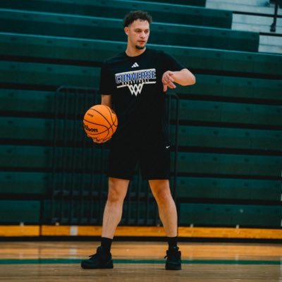 XzavierBarmore's profile picture. Assistant Basketball Coach @Valkyries_MBB