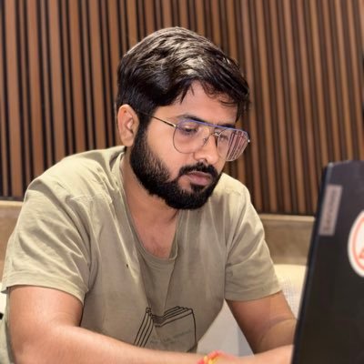 shashwat_mis's profile picture. Exploring myself.