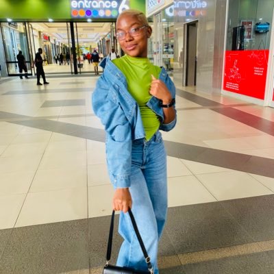 _dibakwane's profile picture. #Graduate 🎓| #Communication science student 📖👏| #blogger 💻🔥
Facebook page: #Journalist Tsholo