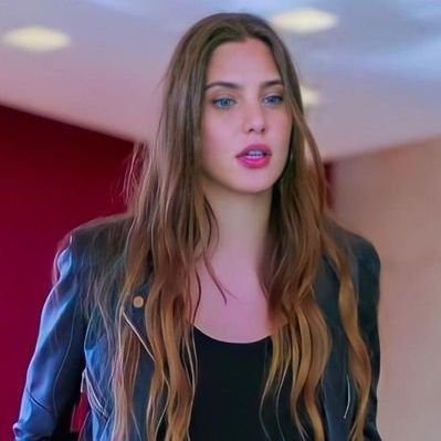 TopsValentina's profile picture. Cuenta dedicada al Personaje Valentina Carvajal de Amar a Muerte ❤️