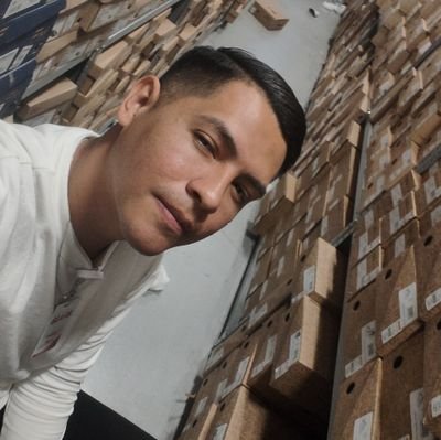 MeloVivero's profile picture. Tomé la decisión de ser autodidacta,leyendo preguntando y aprendiendo ese es el método más fácil .❤️ 🇲🇽
4T