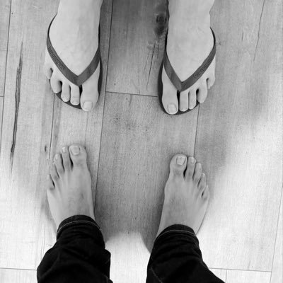 Dudestoes's profile picture. 🇨🇦  my straight mate’s 🦶and my 🦶 please Rt so we continue posting more 😎 thanks everyone! DM for any requests, my mate’s wishlist ⬇️