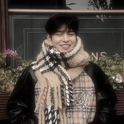 jureumisaltacc's profile picture. jaz • he/they • FREE PALESTINE • FUCK AI • lk ult • resident of stayville 3 yrs • illit 🐹 • f1 ‼️ rb33 • auDHD • semi nsfw • i AM jureumi