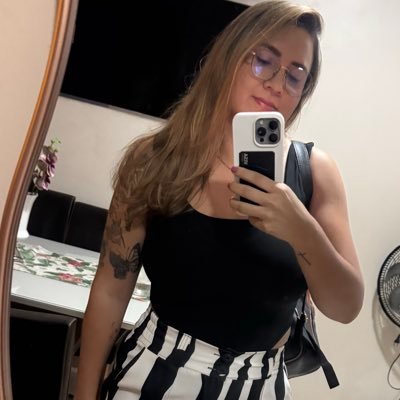 karolMsss's profile picture. 