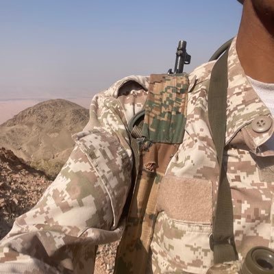 vj0__'s profile picture. ما عشقنا العزله إلا مِن نفاق الواقع... 💔